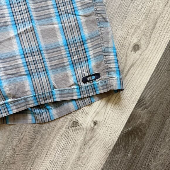 Oakley Blue Gray Plaid Flat Front Shorts XL Men’s Casual - Picture 4 of 10